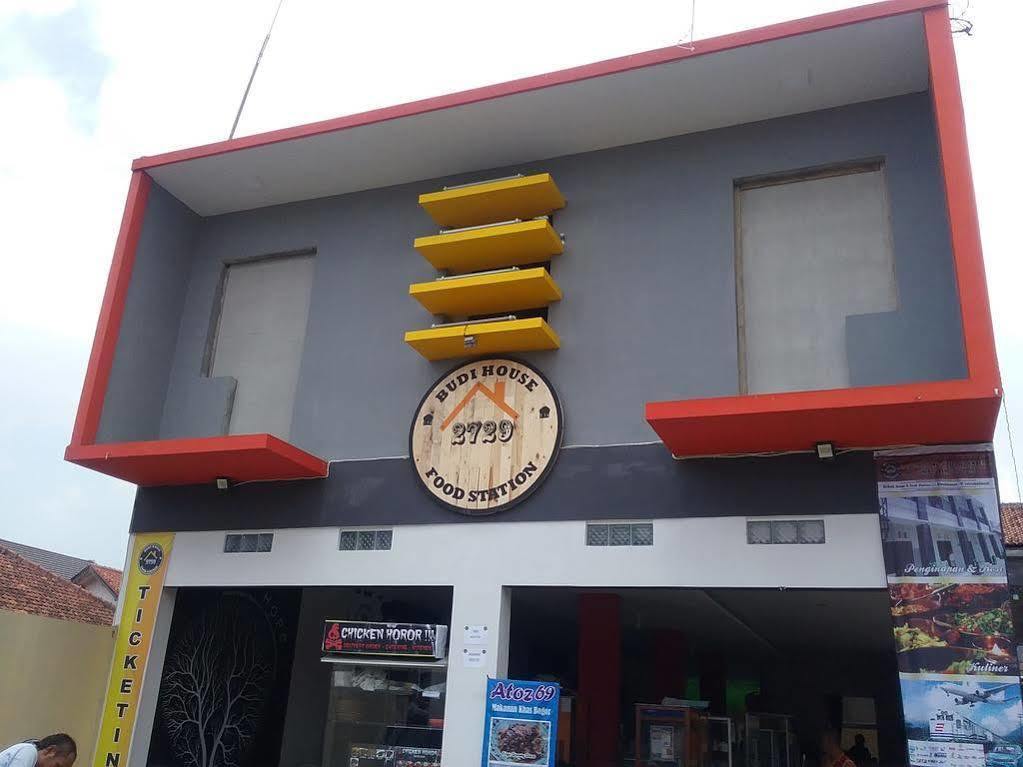 Budi House&Food Station Bandung Esterno foto